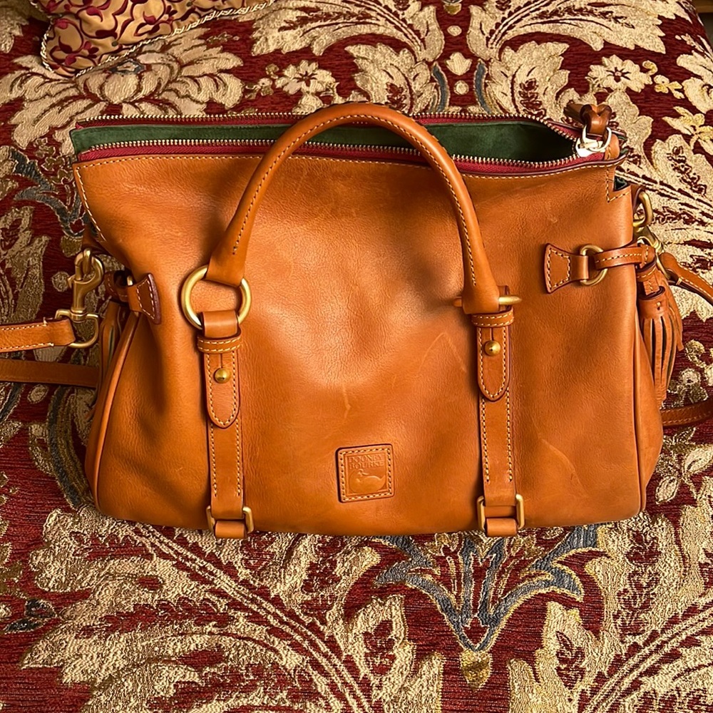 Dooney and Bourke Florentine Satchel Large in Natural